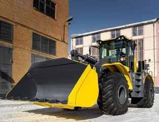Фронтальный погрузчик Кировец К-708ПК-7