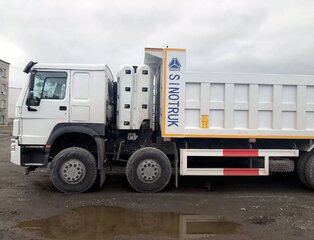 САМОСВАЛ HOWO HW76 8x4 CNG 26,2 куб.м 380 МКПП