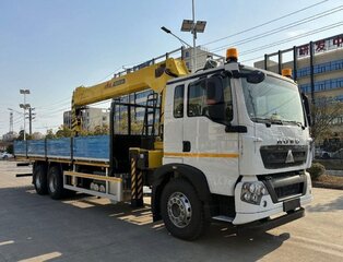 Бортовой Howo T5G 6x4 с КМУ HYVA