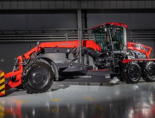 Грейдер Кировец К-714